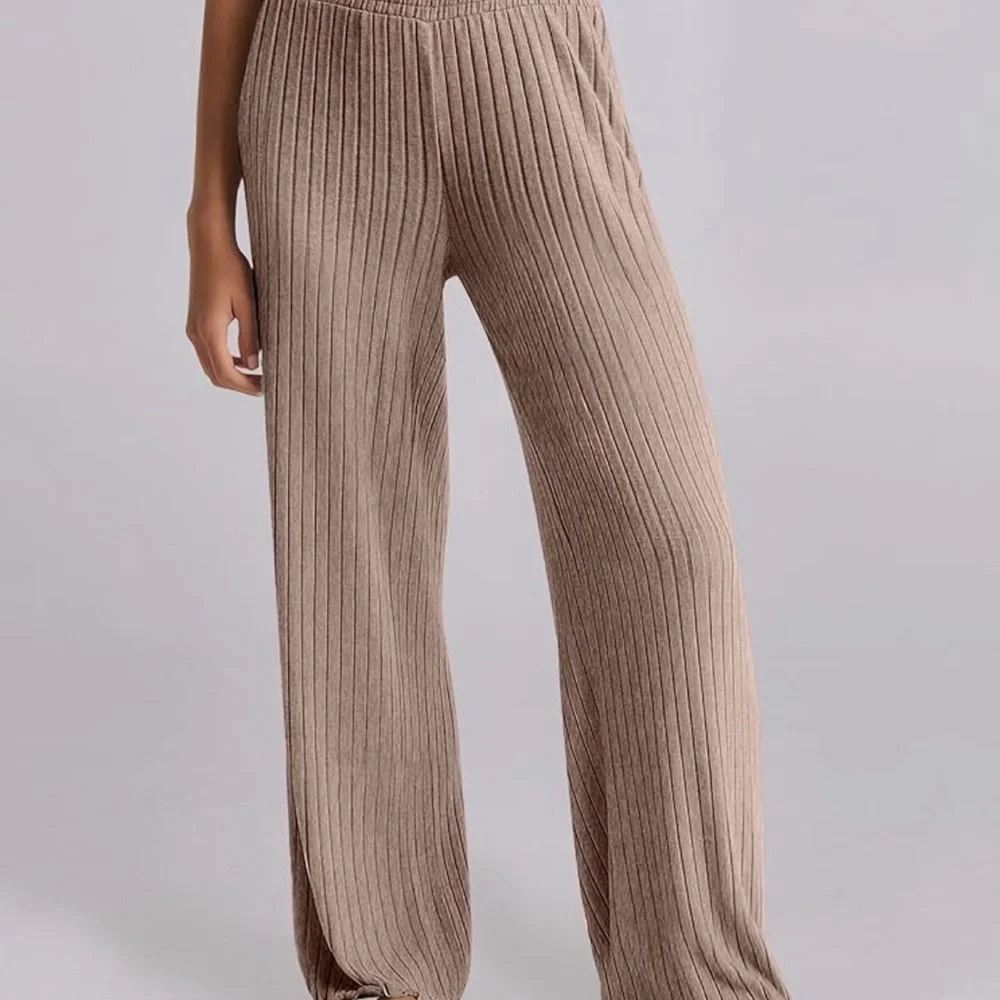 Elegant Taupe Ribbed Pajama Set - Picture 3 of 3